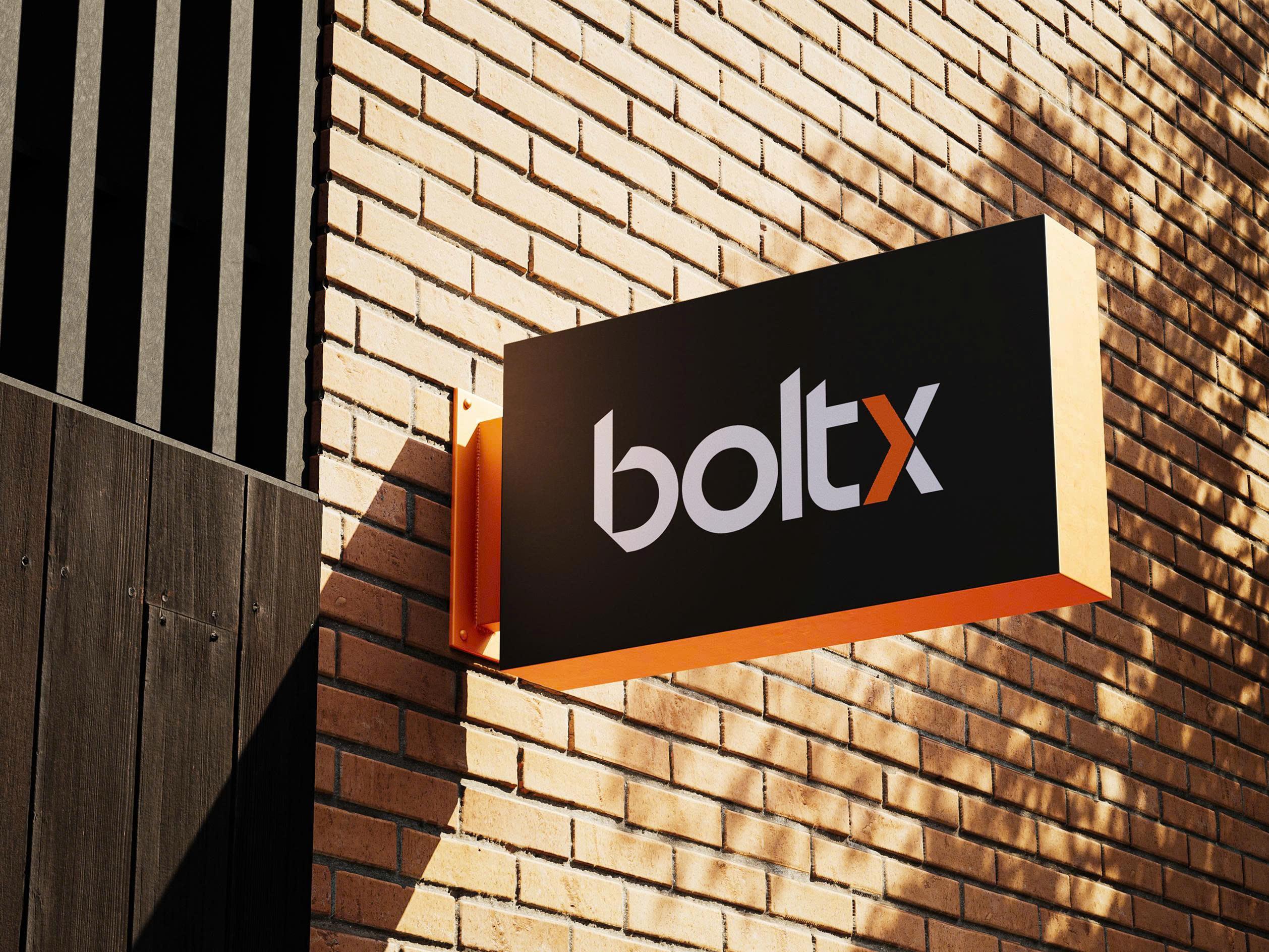 Bảng điều khiển dự án BoltX thể hiện quy trình bàn giao sản phẩm